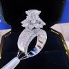 Nhẫn  kim cương halo to chủ từ 6.8mm